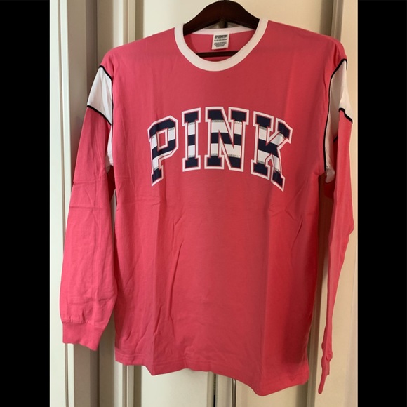Victoria’s Secret PINK Long sleeves Shirt with bottom side slits. - Picture 3 of 4